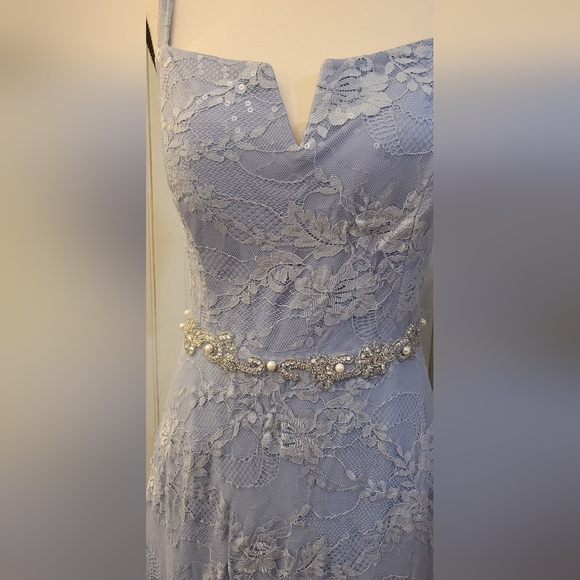 Elegant Blue Floral Maxi Dress - Picture 4 of 10